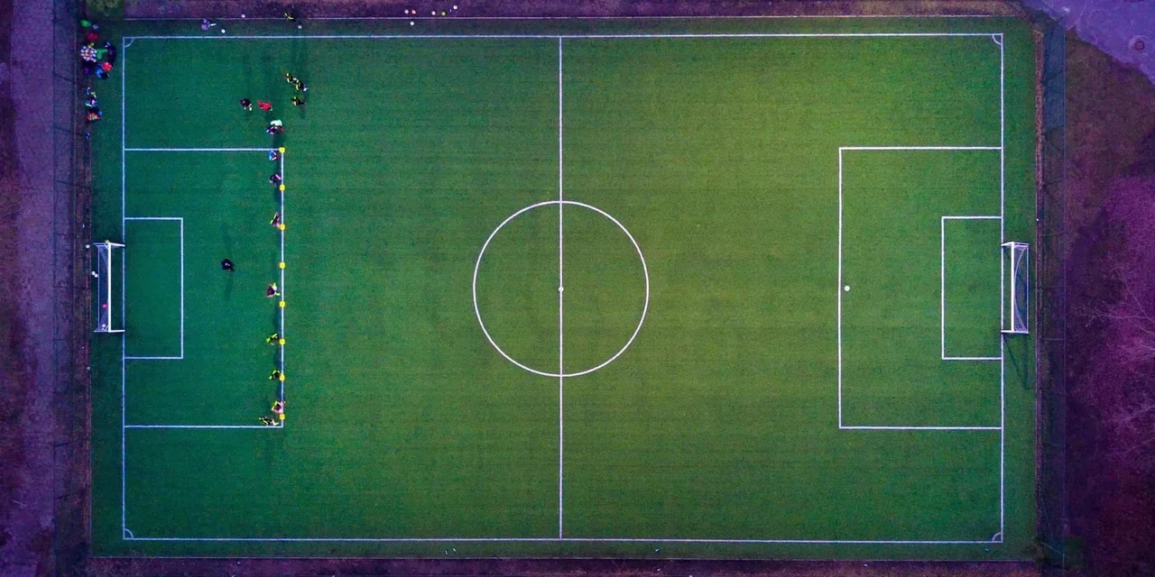 Довжина футбольного поля за стандартами FIFA